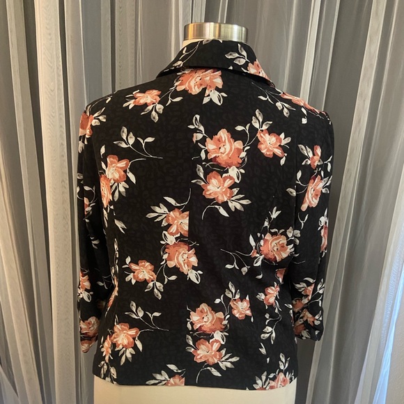 Torrid size 3 knit crepe drape blazer - Picture 9 of 10